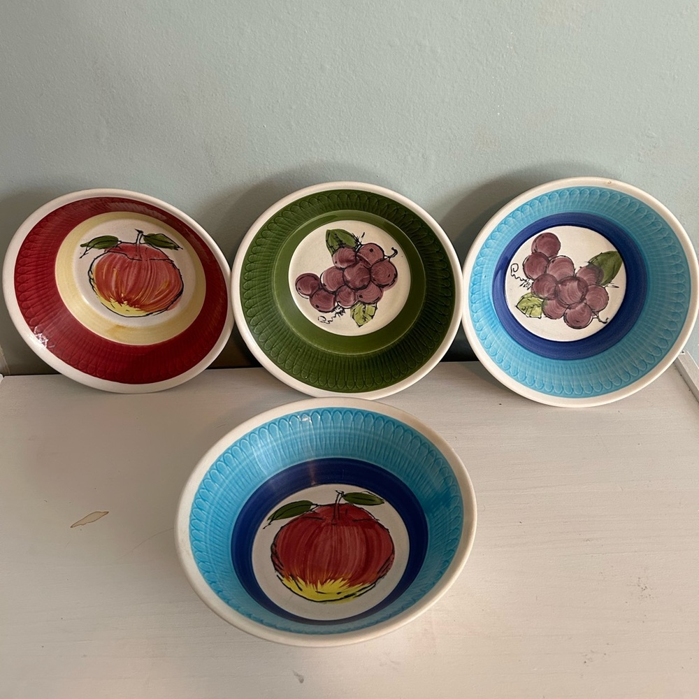 Set of 4 vintage Nevco bowls -fruit theme